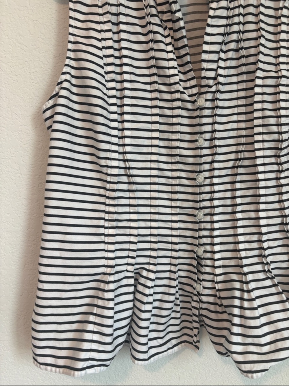 Jones New York Black and White Striped Sleeveless Peplum button up Blouse - Picture 5 of 7